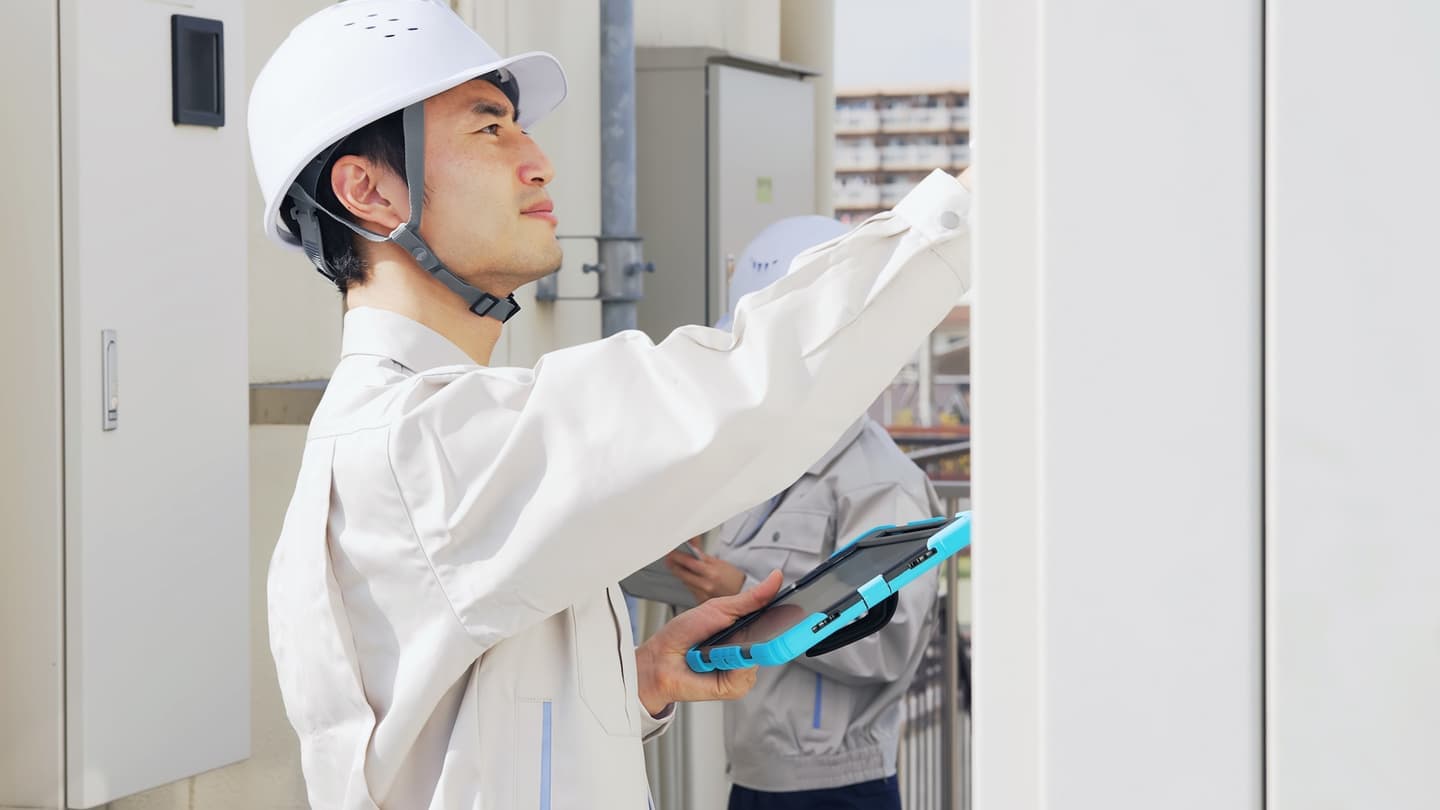 保安管理をしている作業員